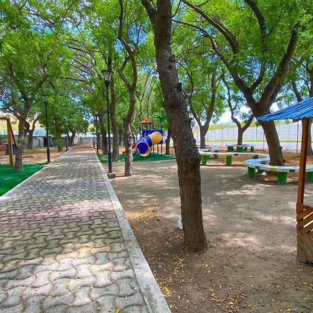 Urbanizacion Privada, Seguridad Y Confort Манта Екстериор снимка