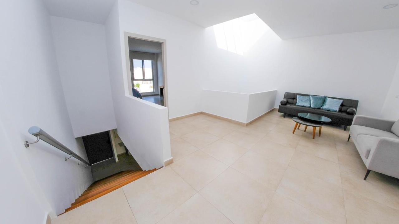 Urbanizacion Privada, Seguridad Y Confort Манта Екстериор снимка
