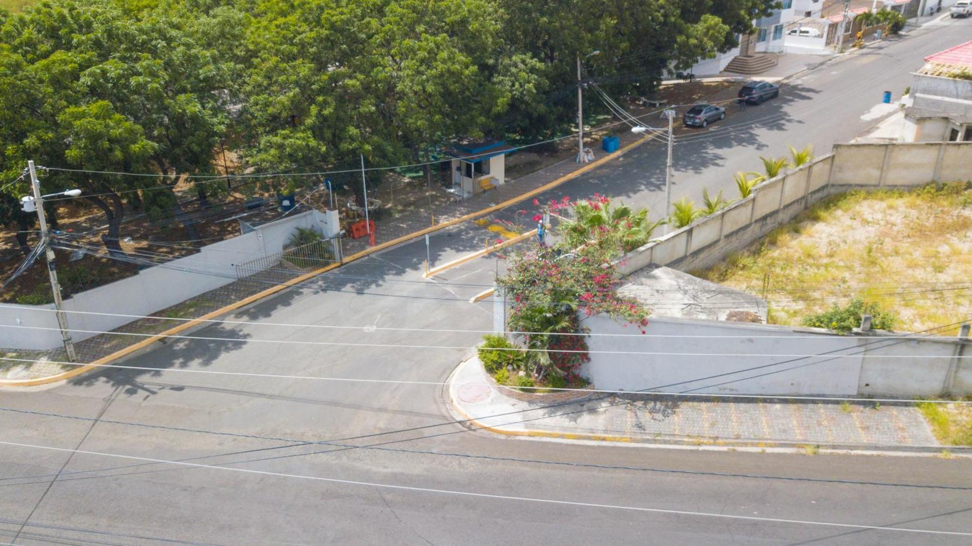 Urbanizacion Privada, Seguridad Y Confort Манта Екстериор снимка